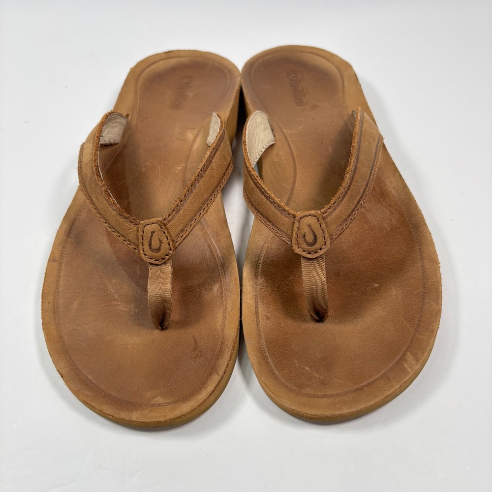 OluKai Womens 9 Ohana Leather Flip Flop Sandals Tan Brown Beach Surfing Resort
